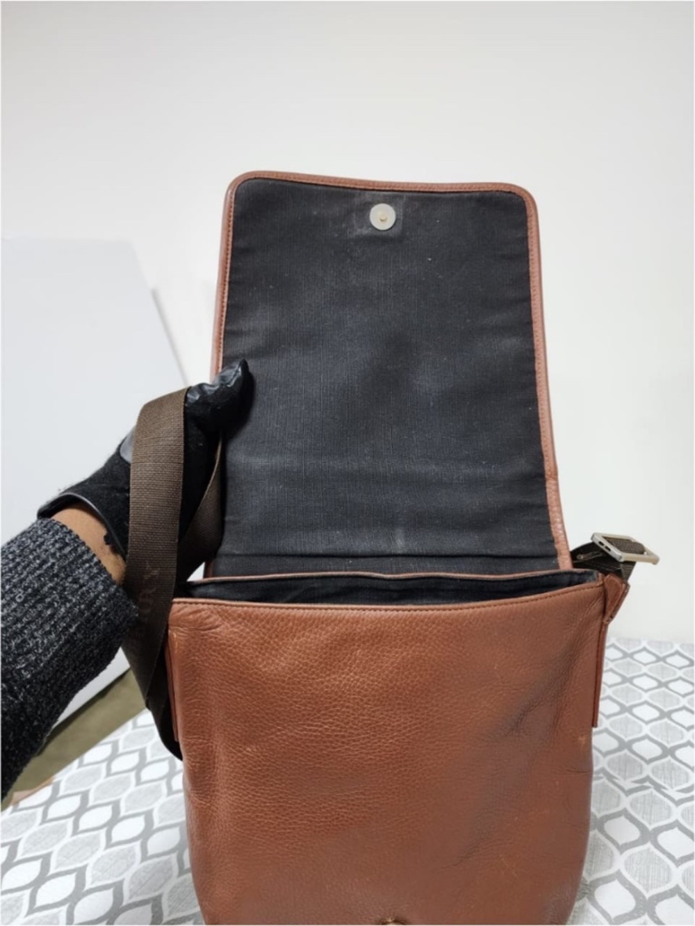 Authentic Burberry Vintage Haymarket Check Pebbled Messenger Bag Brown/Beige - Picture 9 of 14
